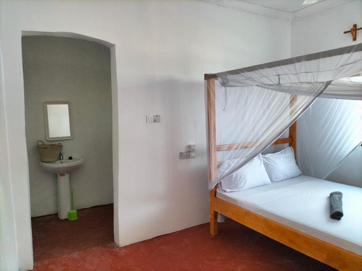 Mambo Leo Hostel Paje Exterior photo
