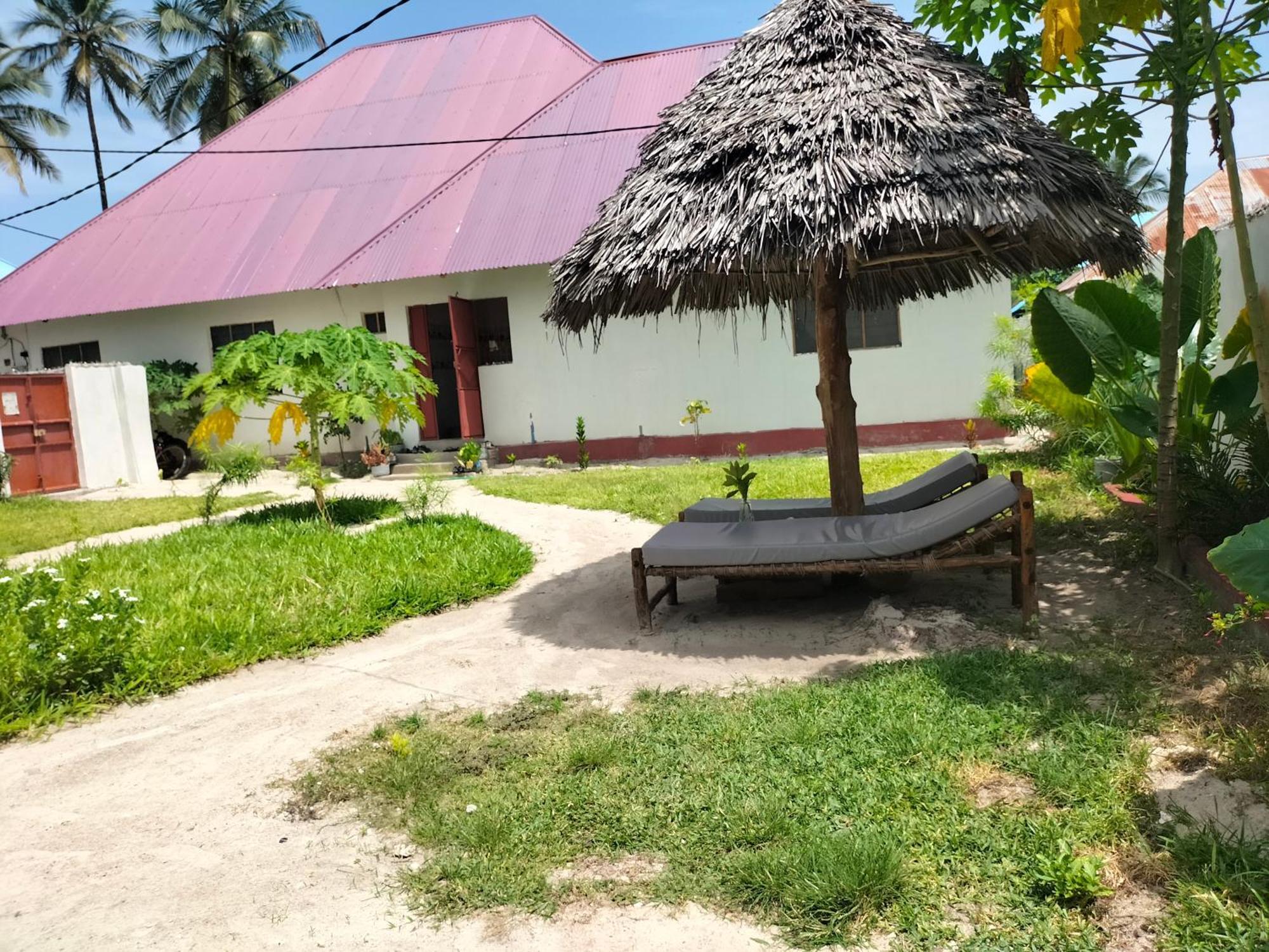 Mambo Leo Hostel Paje Exterior photo
